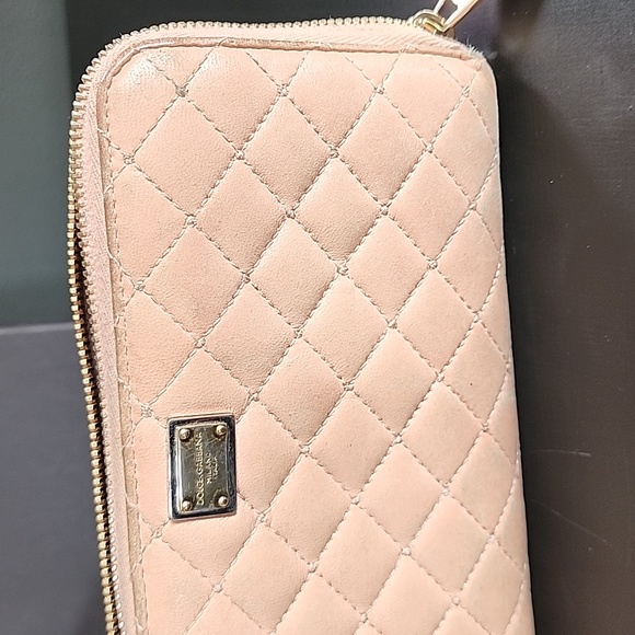 Dolce and Gabbana Wallet - Picture 12 of 14